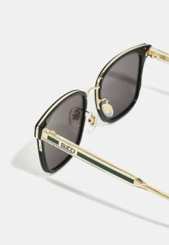 Gucci - Unisex Sonnenbrille - Black/grey 8 Gucci - Unisex Sonnenbrille - Black/grey -Günstiges Gucci || Knirps Geschäft 00318803c67546a6bba9c82e9a2be8e4