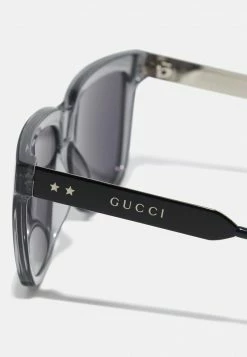 Gucci UNISEX - Sonnenbrille - Grey/black Smoke 12 Gucci UNISEX - Sonnenbrille - Grey/black Smoke -Günstiges Gucci || Knirps Geschäft 27dcd152ffec4149bc36a4c352e91b11