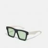 Gucci UNISEX - Sonnenbrille - Black/white/green 1 Gucci UNISEX - Sonnenbrille - Black/white/green -Günstiges Gucci || Knirps Geschäft 8591a093516f4c7084b5c276e38b113b