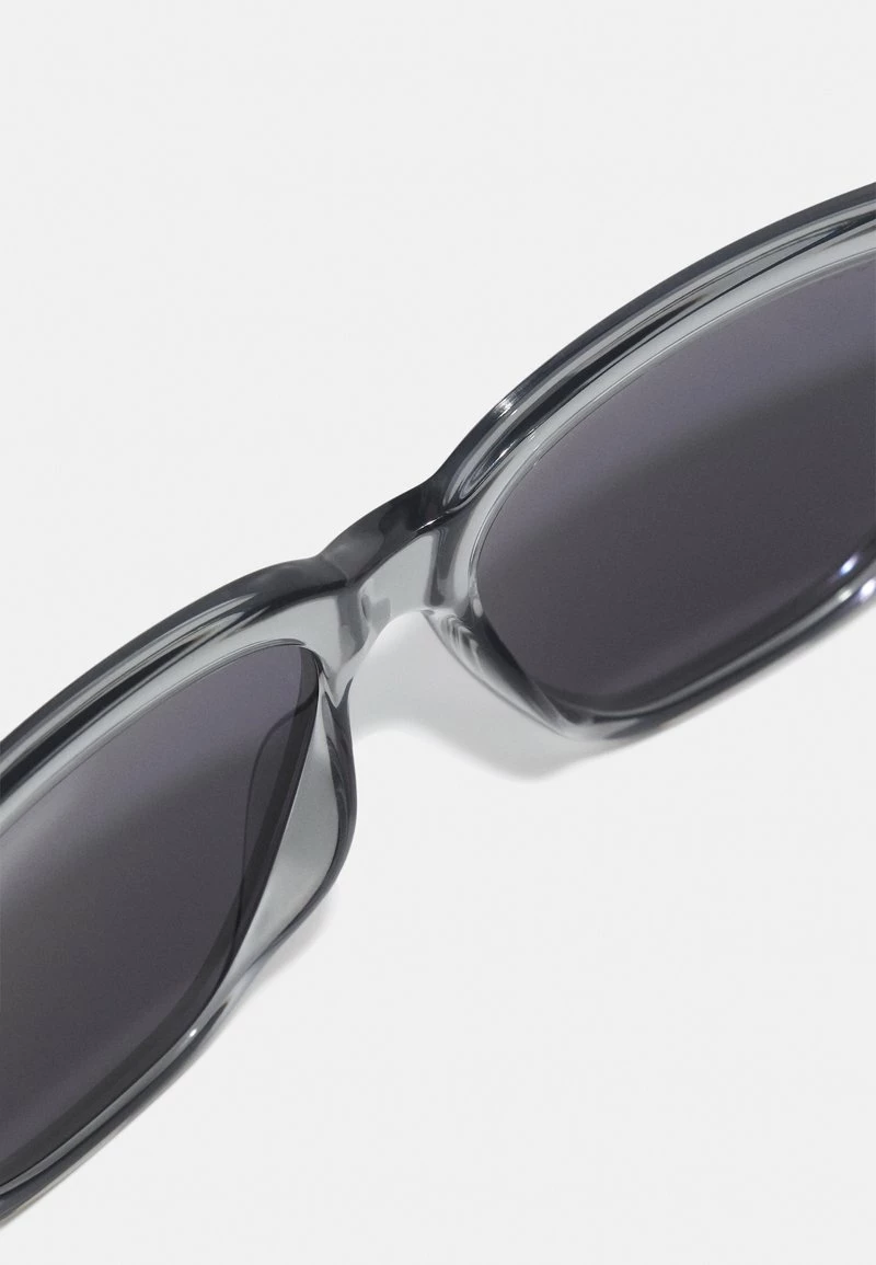 Gucci UNISEX - Sonnenbrille - Grey/black Smoke 8 Gucci UNISEX - Sonnenbrille - Grey/black Smoke – Bild 6