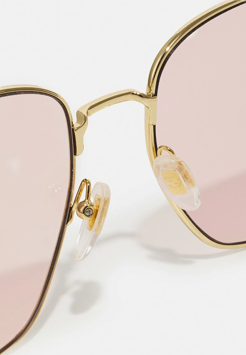 Gucci - Damen BLUE & BEYOND - BLUE LIGHT - PHOTOCHROMIC LENS - Sonnenbrille - Gold/gold/pink 5 Gucci - Damen BLUE & BEYOND - BLUE LIGHT - PHOTOCHROMIC LENS - Sonnenbrille - Gold/gold/pink – Bild 3
