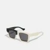 Gucci UNISEX - Sonnenbrille - White/grey -Günstiges Gucci || Knirps Geschäft d7fa2730d9d645fea594332fd7b599dd