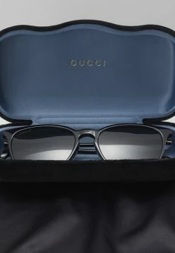 Gucci Sonnenbrille - Black/grey - Unisex 10 Gucci Sonnenbrille - Black/grey - Unisex -Günstiges Gucci || Knirps Geschäft df6bc141219242abbb268801d50e8fe9