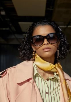 Gucci Sonnenbrille - Black/black/grey - Damen -Günstiges Gucci || Knirps Geschäft e5c8220e79474cc491e304bb15d99ca5